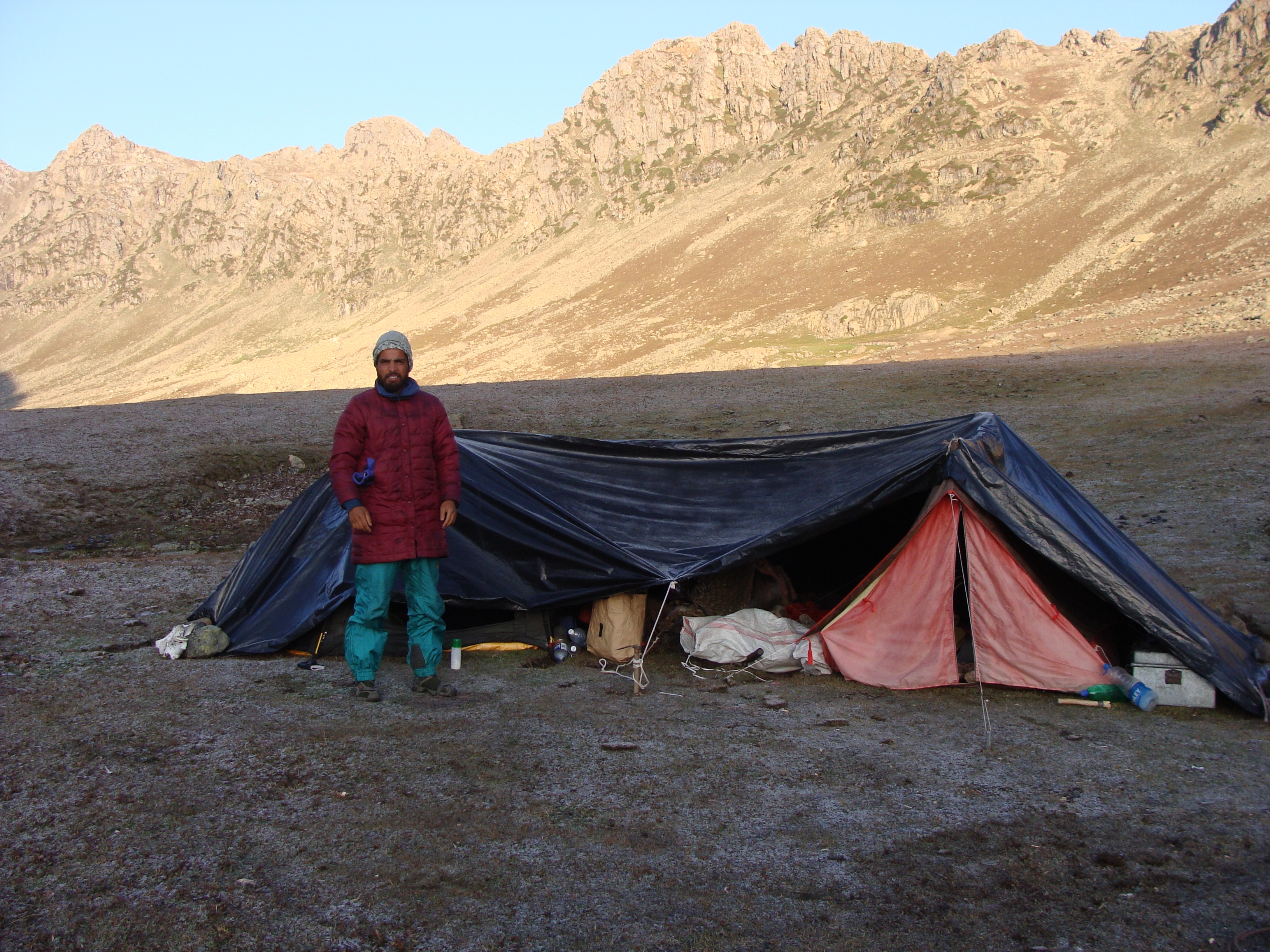 camping in Kashmir himalayas